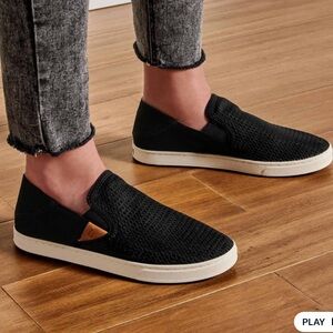 OluKai Pehuea Black
Women’s Breathable Slip-On Sneakers
